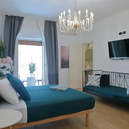 L.t. Savoia Palace *
