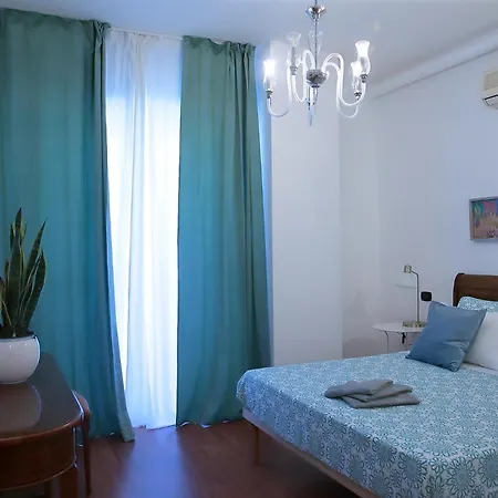 L.t. Savoia Palace בית הארחה בארי